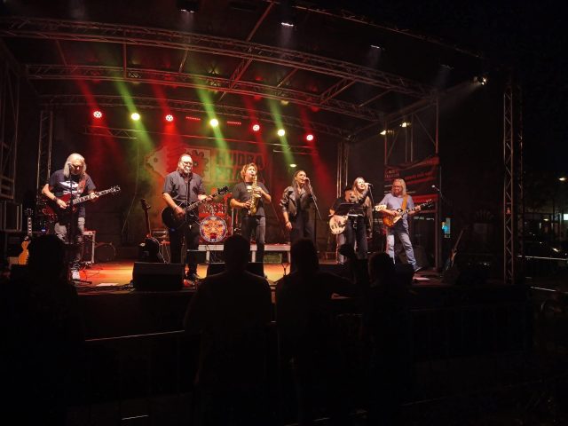 HUDBA PRAHA BAND